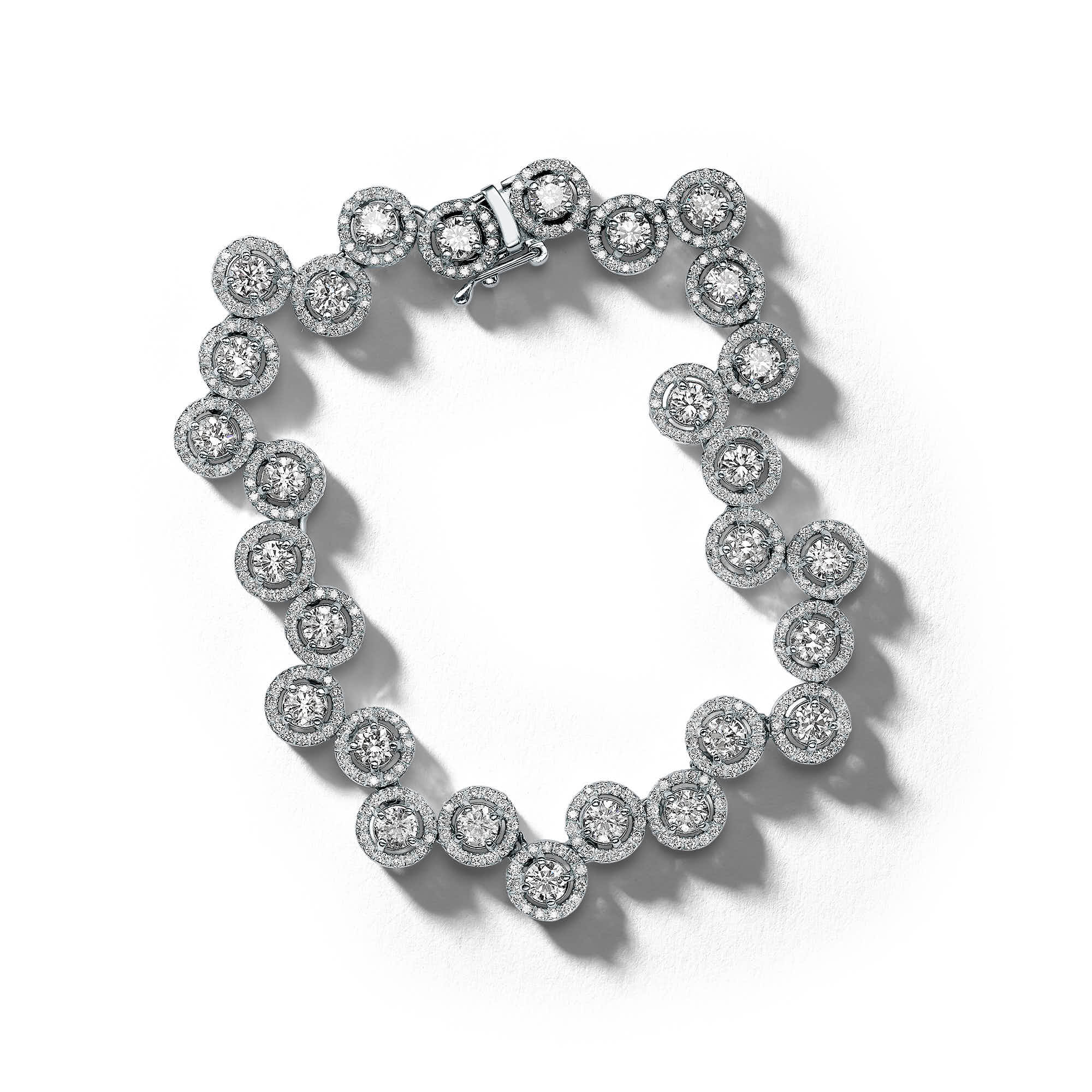 A Beautiful Brilliant shaped Bracelet with 6.63Ct