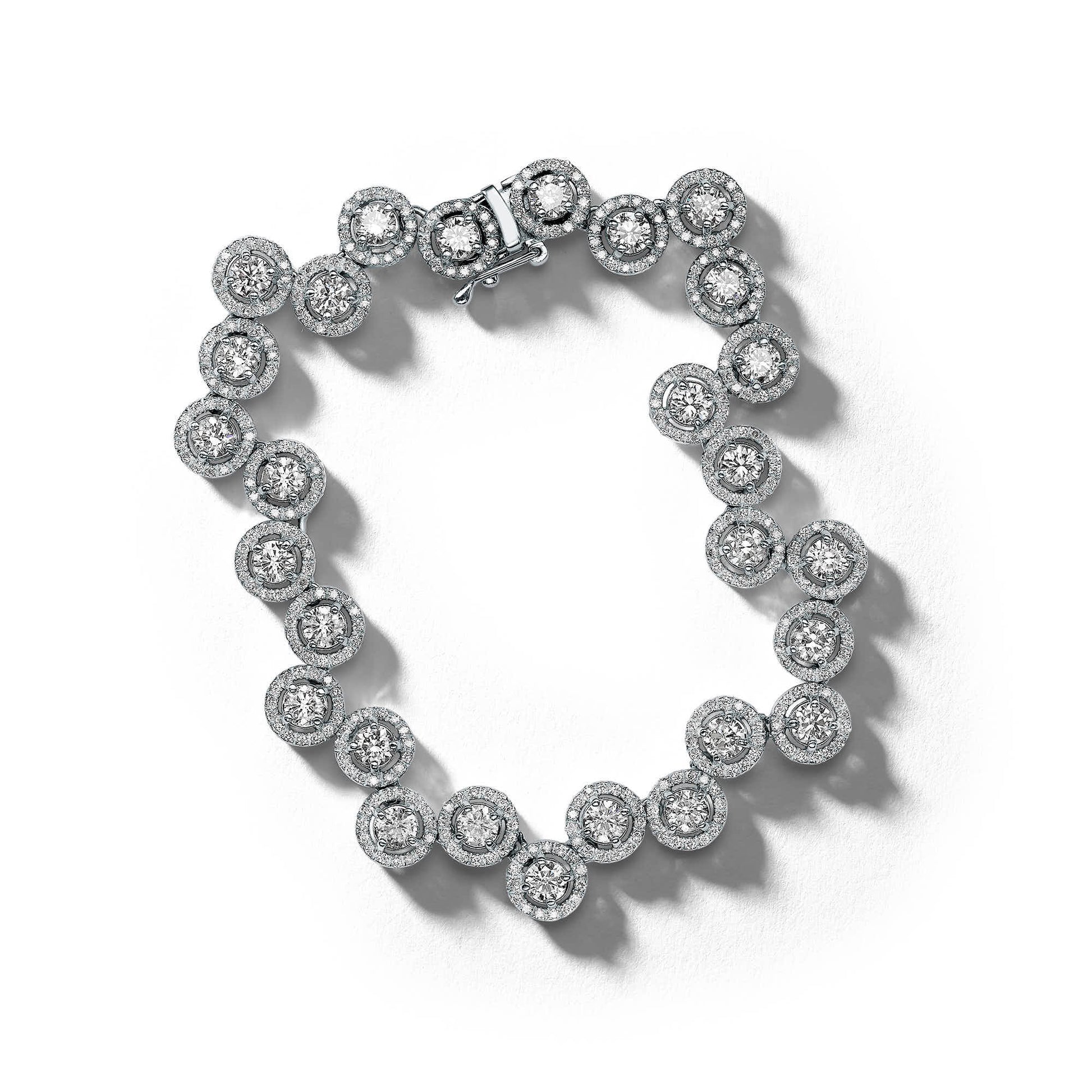 A Beautiful Brilliant shaped Bracelet with 6.63Ct