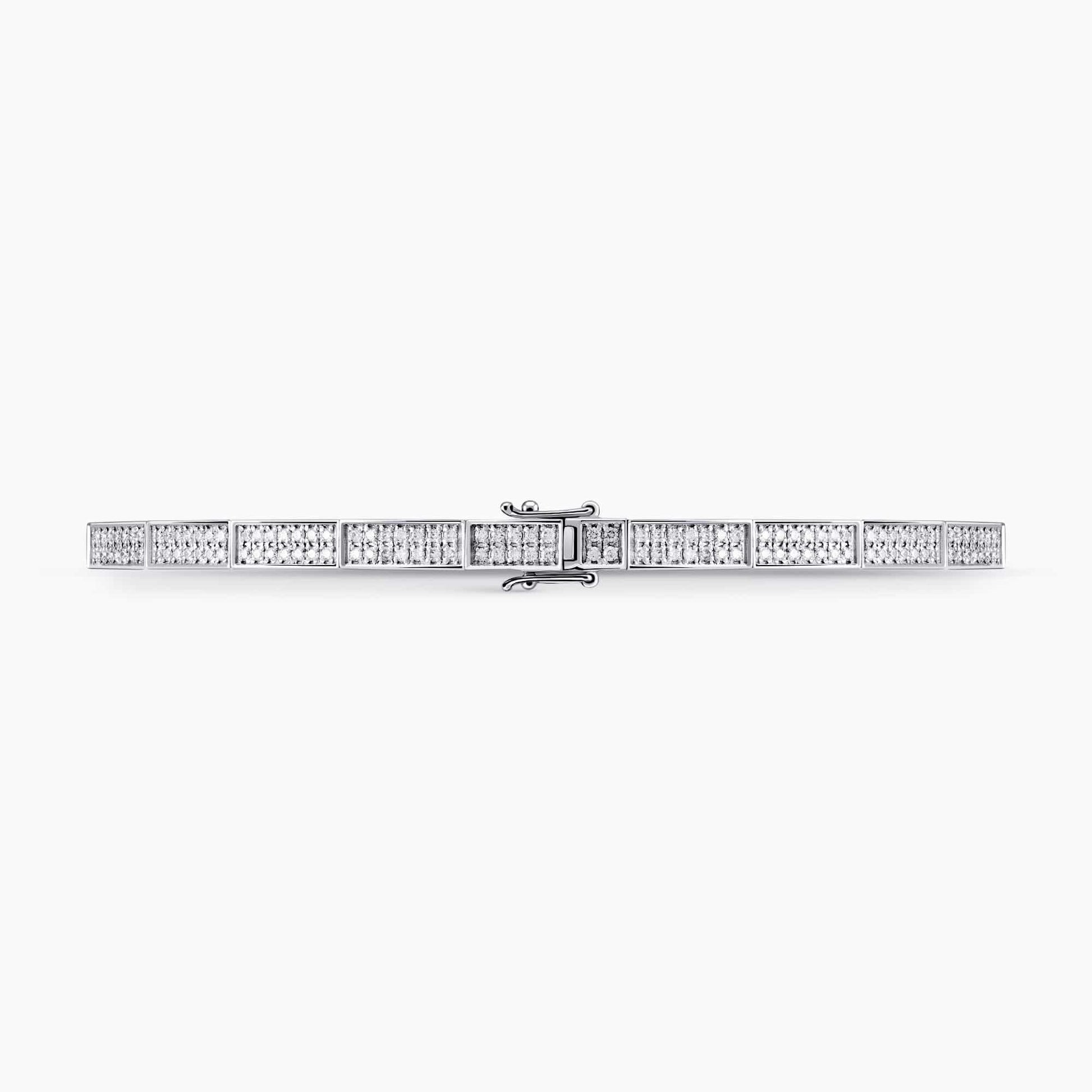 2.19Ct. Diamonds mounted in 14K White Gold Bracelet