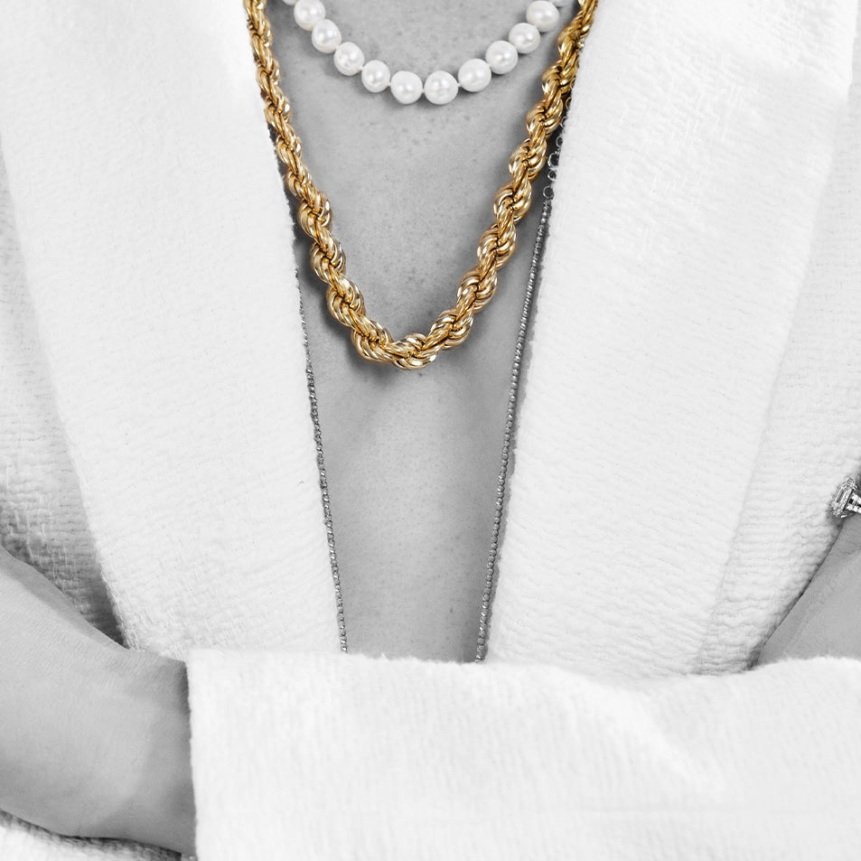 S-Necklesses-bw.jpg